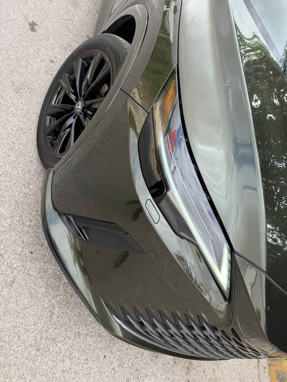 � للباحثين عن الفخامة الحقيقية 🔥

Lexus RX350h 2024 Hybrid

سيارة مصنوعة حتى تفرض حضورها بكل مكان من حيث • الهدوء • التكنولوجيا • القوة • والاقتصاد 🔥

━━━━━━━━━━━━━━━

⚜️ المواصفات:

▪️ محرك 2.5L Hybrid
▪️ دفع رباعي AWD
▪️ قوة ناعمة مع صرفية ممتازة جداً
▪️ تشغيل بصمة + دخول ذكي
▪️ فتحة سقف بانوراما
▪️ شاشة Multimedia كبيرة
▪️ كامرات 360° عالية الدقة
▪️ حساسات أمامية وخلفية
▪️ رادار أمامي + مثبت سرعة ذكي
▪️ نظام المحافظة على المسار Lane Assist
▪️ Blind Spot Monitoring
▪️ كراسي كهربائية Memory
▪️ تبريد وتسخين كراسي
▪️ شحن لاسلكي + USB-C
▪️ نظام صوت فاخر
▪️ باب خلفي كهربائي
▪️ إنارة LED كاملة بتصميم هجومي فاخر
▪️ شفط أبواب
▪️ مرايا شفط كهربائية
▪️ Auto Park صف ذاتي
▪️ لايت أوتو
▪️ زراكة ماء على اللايت ✨
▪️ لون زيتوني نادر يخطف النظر �
▪️جنوط رياضية تعطيك شخصية هجومية

💎 سيارة نظيفة جداً بحالة الوكالة

🟩 حادث سيارة تبديل جاملغ وباب وبنيد نفس لون سيارة بدون صبغ بدون دواخل 

🔷السعر 34,000$ مطروحه في المنطقه الحره سياره جاهزه للشحن تريد اربيل او طريبل واذا تحب عل كتاب شهداء 
🔶 للاستفسار *********** العنوان بغداد حي جامعه شركة الناجح للمزادات الامريكيه والنقل البحري والبري والتخليص الكمركي
