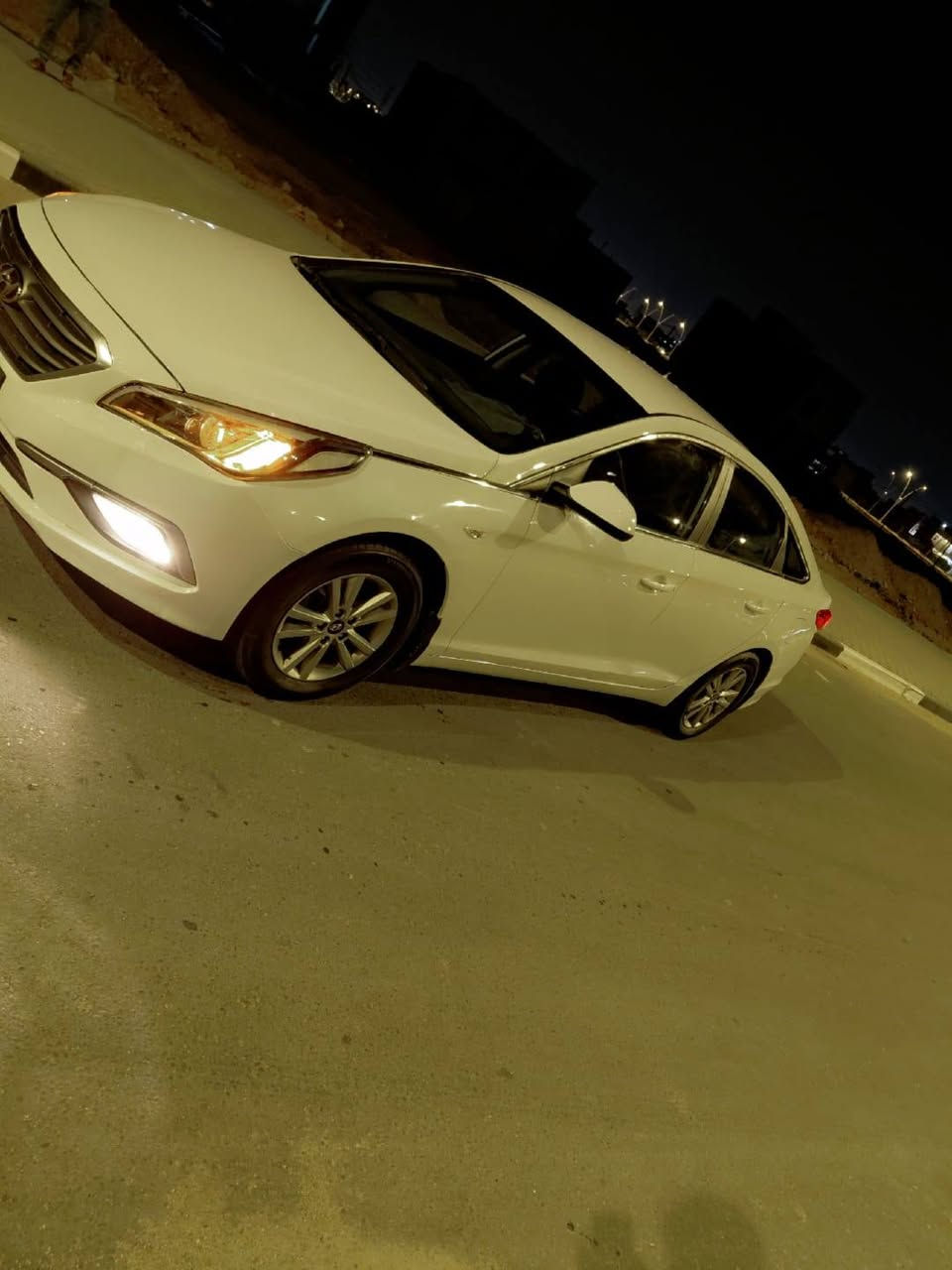 السلام عليكم
ياالله وين اليدور جديد. 

ادوات متوم طبق الاصل 
فول مواصفات ماعده البانوراما 

سوناتا موديل 2017

السيارة غاز غاز 

كصه جنطه 

تدفئة +تبريد وي السويج

باتري جديد 

مري شفط

تحكم استيرن جهتين

السيارة على البلاد

اللسعر 65وبيها مجال بسيط 

العنوان البصرة 

الاستفسار  ‏‪***********‬‏
