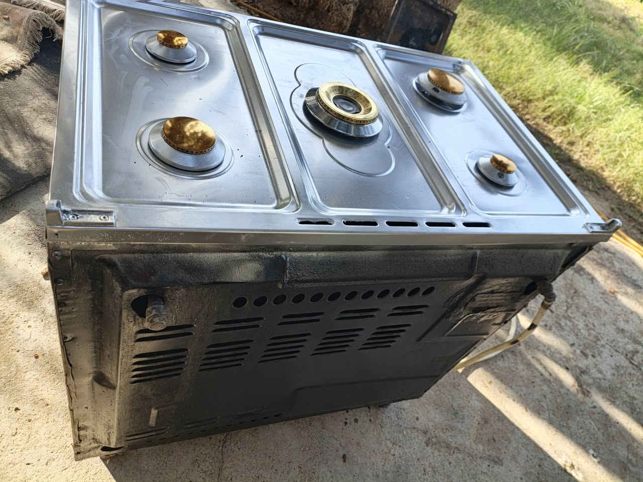 هلاَ واسهلاَ طباخك عطلان وماعندك مجال اتدزه للمصلح لگينالك حل انتَ وگاعد أبيتك اجيك
فرن
عيون
باب 
كلشي يخص الطباخ يمنه 
مـ؏ التنضيف وترتيب  

بس أتصل ؏ رقم 
ورشه الاخوين يوجد واتساب 
***********
***********
او مراسلة الصفحة
