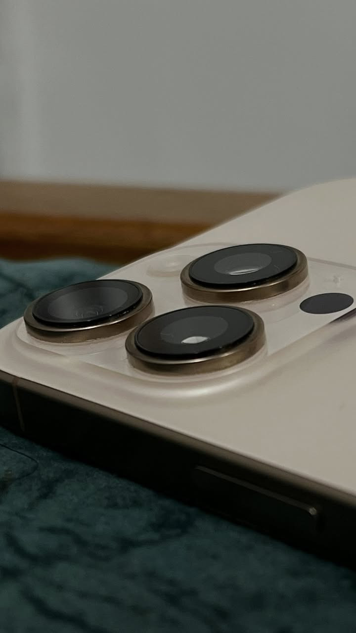 ايفوان ١٦ برو ماكس نضافه ١٠٠ غراض ويه
البطاريه 100 مشحون 58 
ذاكره ٢٥٦ بعد بالجيس الجهاز 
العنوان نجف حي الجمعيه شاًرع عشرين *********** السعر خاص
