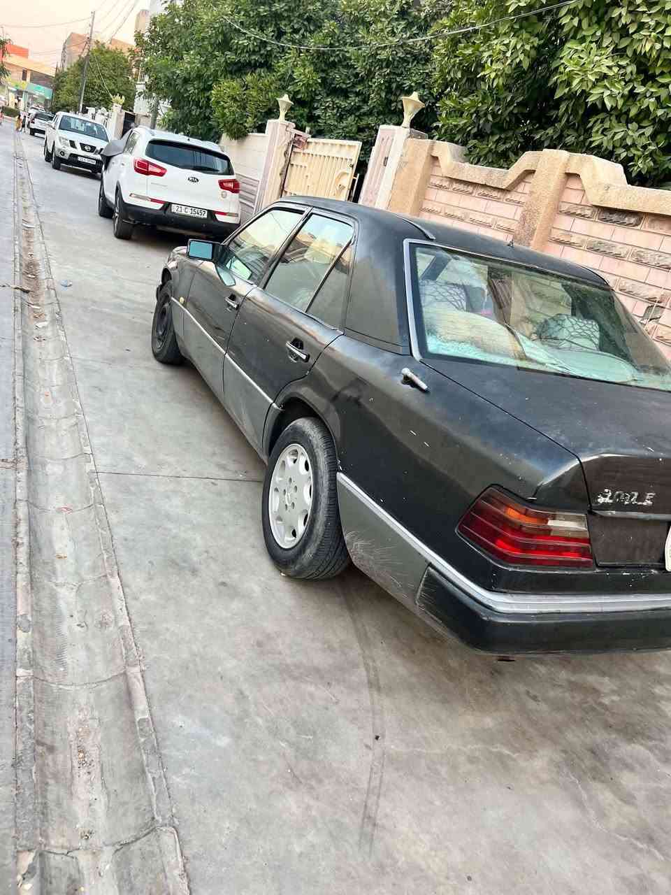 السلام عليكم مارسدس دب موديل 90 قوائد دبلات ابلاد سياره خير من الله سعر 50 بيها مجال  مكان ديالى خانقين رقم ***********
