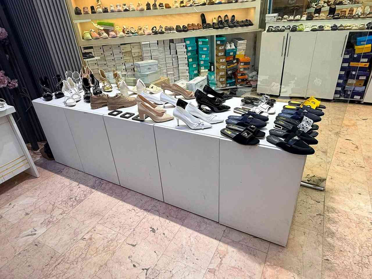 ديكور محل للبيع مستعجل السعر ٤٥٠ الف فقط لان مستعجل للتواصل عبر الرقم ***********
عنوانة السيدية شارع التجاري عمارة دريم
