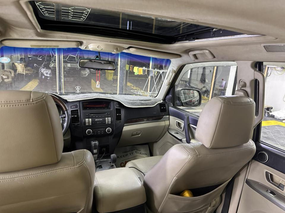 السلام عليكم 
للبيع 
باجيرو حبتور ٢٠١٤ محدثه ٢٠١٥
مكفول السياره بيها رصعه بسيطه بالبنيد ورصعتين بالقماره 
عزل كامل ومعالج طسه 
راديتر جديد وكاله 
نوزلات جديد
فيت بم واتر بم جديد
تايرات جديد رقم سليمانيه تحويل ثاني يوم
السعر١٦٠ وبيها مجال 
الديوانية 
***********
