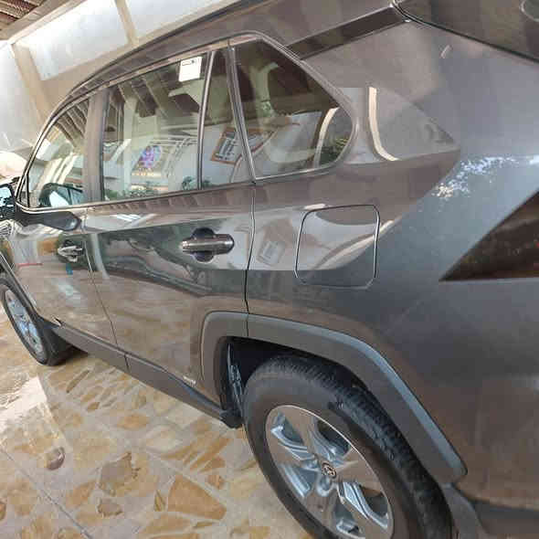 ‏2025 Toyota RAV4 Hybrid XLE
‏
مرقم بغداد 
تويوتا رافور 2025 XLE
السيارة فتحه 
السيارة. بجم كبس 
السيارة ماشيه :  2679mil
السعر :245$
ايرباك .برده 
حجم المحرك 4 سلندر (2.5L)
مواصفات XLE : فتحه
كشنات .كهرباء
كشنات . تدفئه 
ستيرن .تدفئه
جنطه. كهرباء  
بصمة ابواب
نظام سماعات JBL
تبريد قطعتين
رادار أمامي
تحديد مسار
رادار جانبي (نقاط عمياء)
رادار خلفي
اوتو ستارت (Auto start)
اوتو ستوب(Auto Stop)
هاند بريك بصمة
اوتو هولد(Auto Hold)
تحكم وضعيات القيادة ECO,NORMAL,SPORT
مانع انزلاق+ABS
حساسات خلفية+كاميرا
تحكمات استيرن
اشاير بالمري 
لايتات زينون و عدسه 
بلاكتور زينون 
تبريد قطعتين 
كامره.  خلفيه
وبقية مواصفات XLE المعروفة
مكان السيارة بغداد الكرخ / الغزالية
للاستفسار 
الاستفسار.
***********
***********
