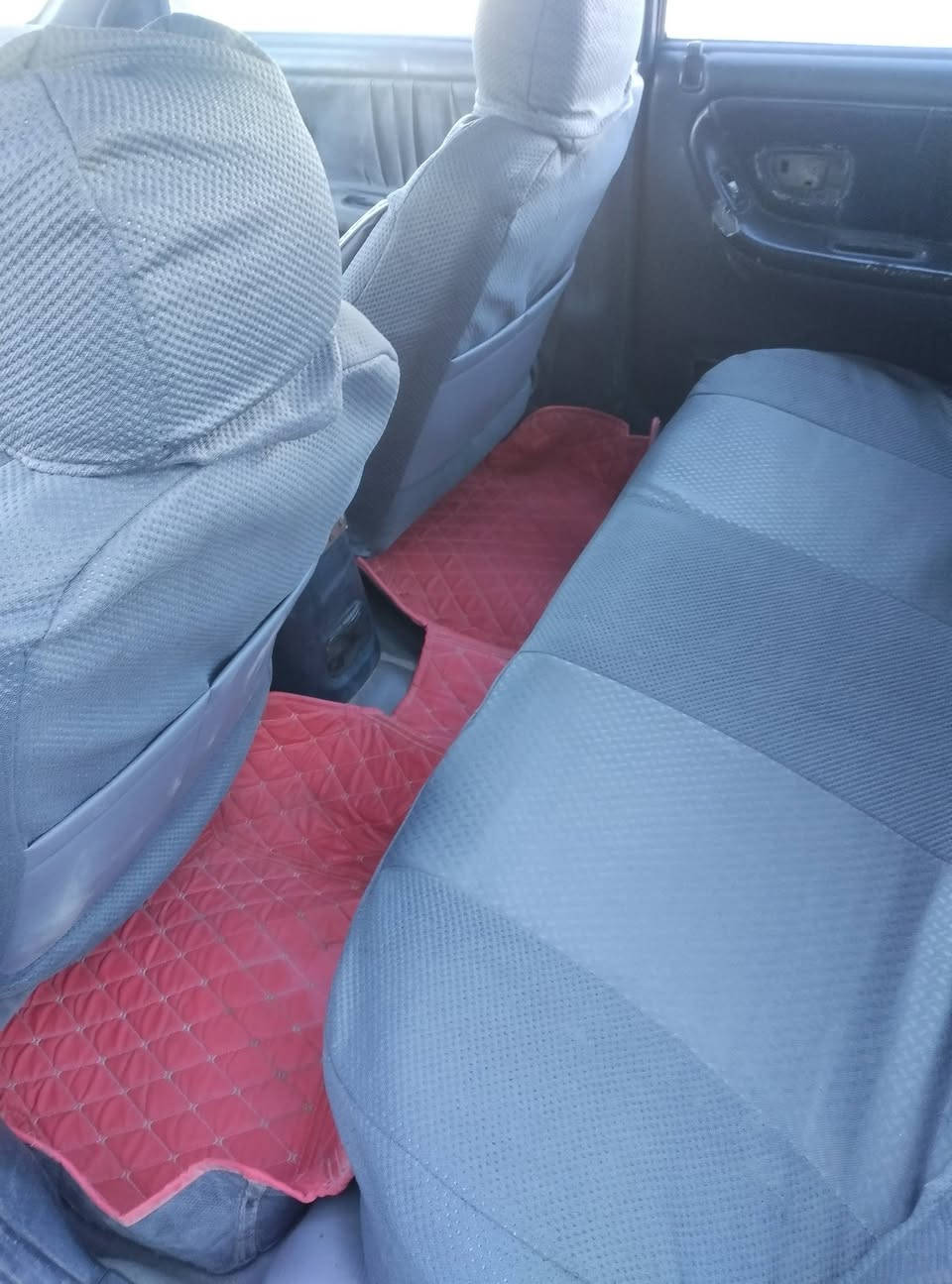 السلام عليكم من رخصة المسؤل سوناتا 2 موديل 95باسمي تحويل ثاني يوم رقم بغداد كير ومحرك خير من الله تخم تاير والكشر كدامك السعر 38وبي مجال للاتصال ***********
