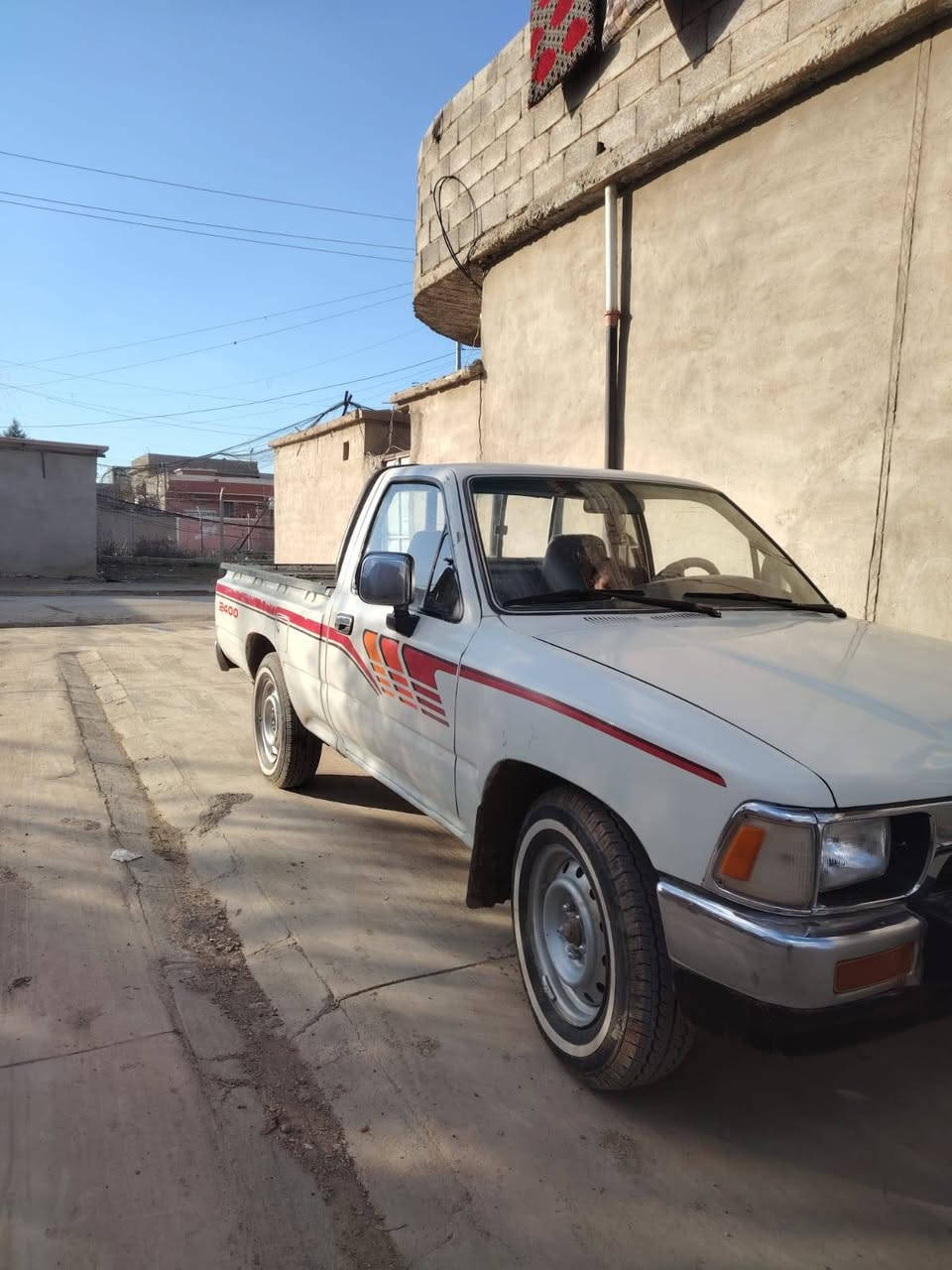 السلام عليكم 
للبيع بيكم تيوتا
موديل 1995
صبغ صفحه بدون ضرر وبدون معجون 
رقم نينوى 
 السنويه ساقطه ب 2019 شرط التحويل 
محرك  كير شرط 
مكان السياره الموصل 
السعر60$
للاستفسار الاتصال على الرقم 
***********
