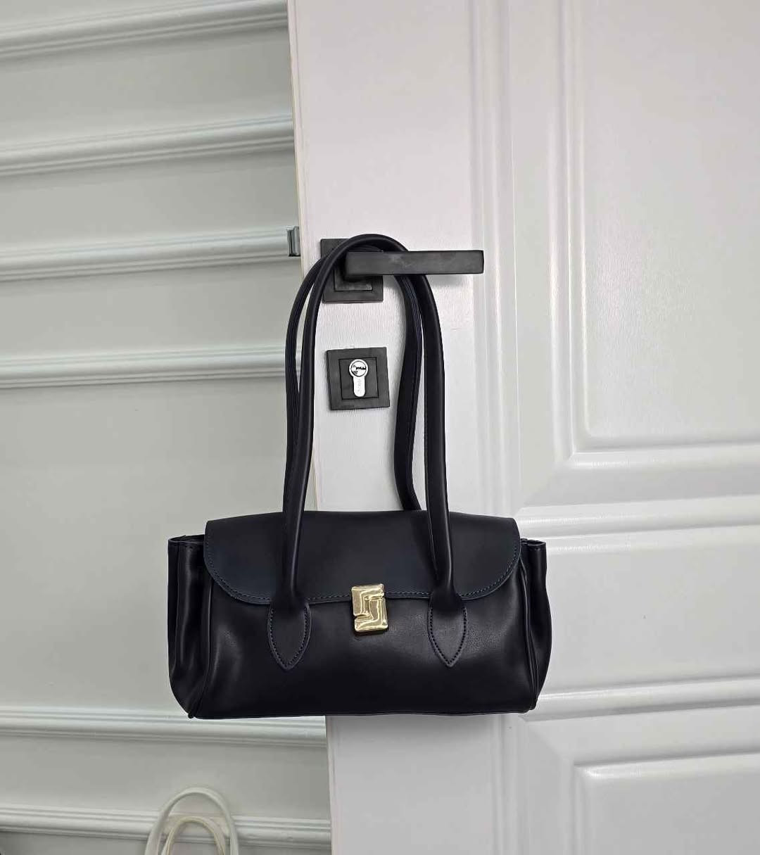 سعر القطعة 20

العرض ↔️ 32  سم
الارتفاع ↕️ 15 سم
توصيل لجميع محافظات 5 بغداد, العراق


**إذا كنت صاحب هذا الإعلان وتريد حذفه لأي سبب، رجاءا أرسل رسالة إلى الدعم الفني**