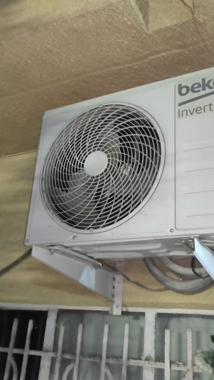 للبيع
سبلت  1 طن شركه beko 
* السبلت باب اول 
* انفيرتر يشتغل على السحب 
* يعمل بثلاث درجات للامبيريه 
ـ ٢ امبير 
- ٣ امبير 
- ٤ امبير 

السبلت نضيف جداً جداً 

السعر ٥٠٠ الف .. 
بغداد - ابي غريب


**إذا كنت صاحب هذا الإعلان وتريد حذفه لأي سبب، رجاءا أرسل رسالة إلى الدعم الفني**