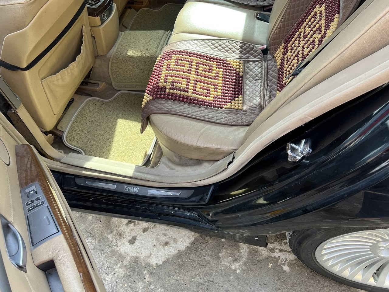 بيئم رئاسي اعلى فئه موديل ٢٠٠٦ تحويل ثاني يوم السياره تحتاج ادامه بسيطه سعرها ١١٥مكاني ناصريه ***********
