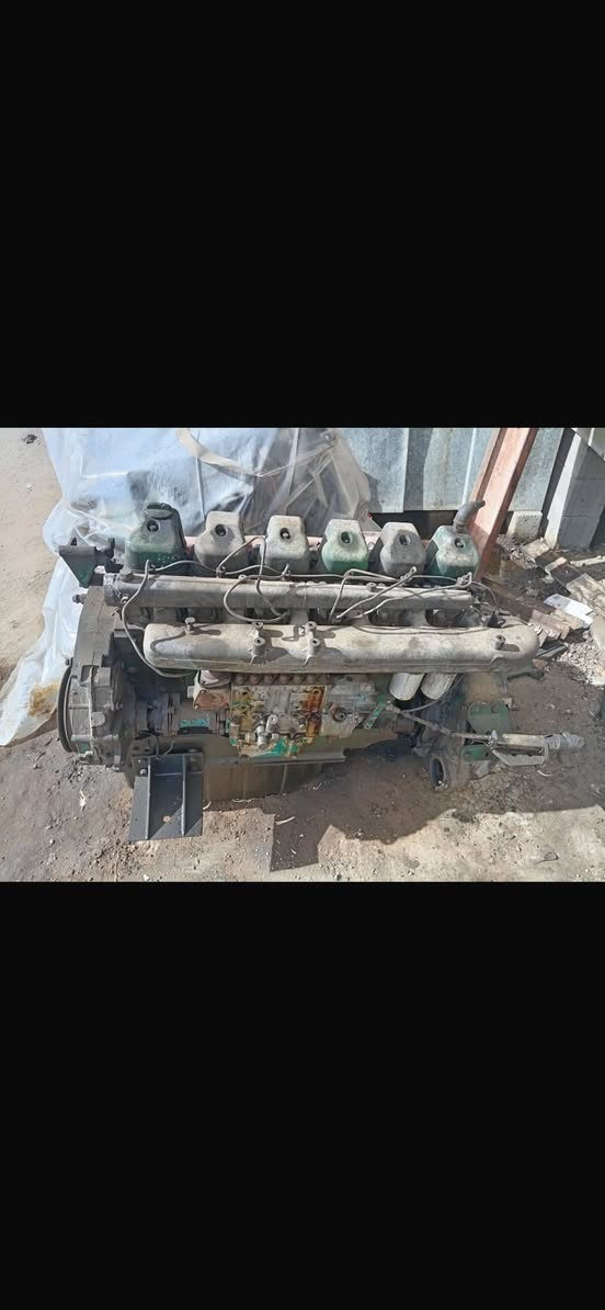 محركات عدد 2 سكانيا دي  اس وحده مجفته جديد وكطعت كرنك والثانيه رفست المكان الرمادي السعر 7 أوراق ثنينهن قفل للاستفسار ***********
