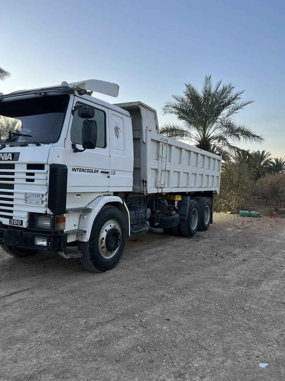 سلام عليكم سكانيا 113 الموديل 92 الموبايل*********** المجموعة بايجر  تبريد شغال سيارة جديدة وبلادي ماناقصة لو برقي تخم تاير جديد كير 5/5 شاصي 10 بلادي
