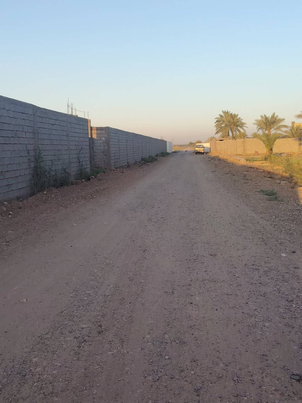 دونم  طابو سند ٢٥
الواجه ٣١متر     عرض الشارع 10 أمتار   ماء + طريق سبيس
الطريق سالك من الجهتين
للاستفسار
***********
***********
