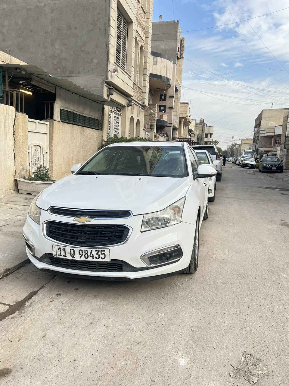 السلام عليكم
شوفليت كروز 2016 خليجي محرك 1.8 هزه ورقم جديد  
ب اسمي شرط التحويل
فول مواصفات كامره خلفيه وحساس خلفي 
حساس اطارات
رادارات جانبيه 
فتحه سقف 
تحكمات ستيرن ومثبت سرعه
خمس بصمات 
تبريد مكينه كير كله تمام 
شاشة بلادية 
داخل جلد اسود ومشمشي 
السعر 98 وبيها مجال للطيبين 
الشري يتصل
مَكاني بغداد 
***********
