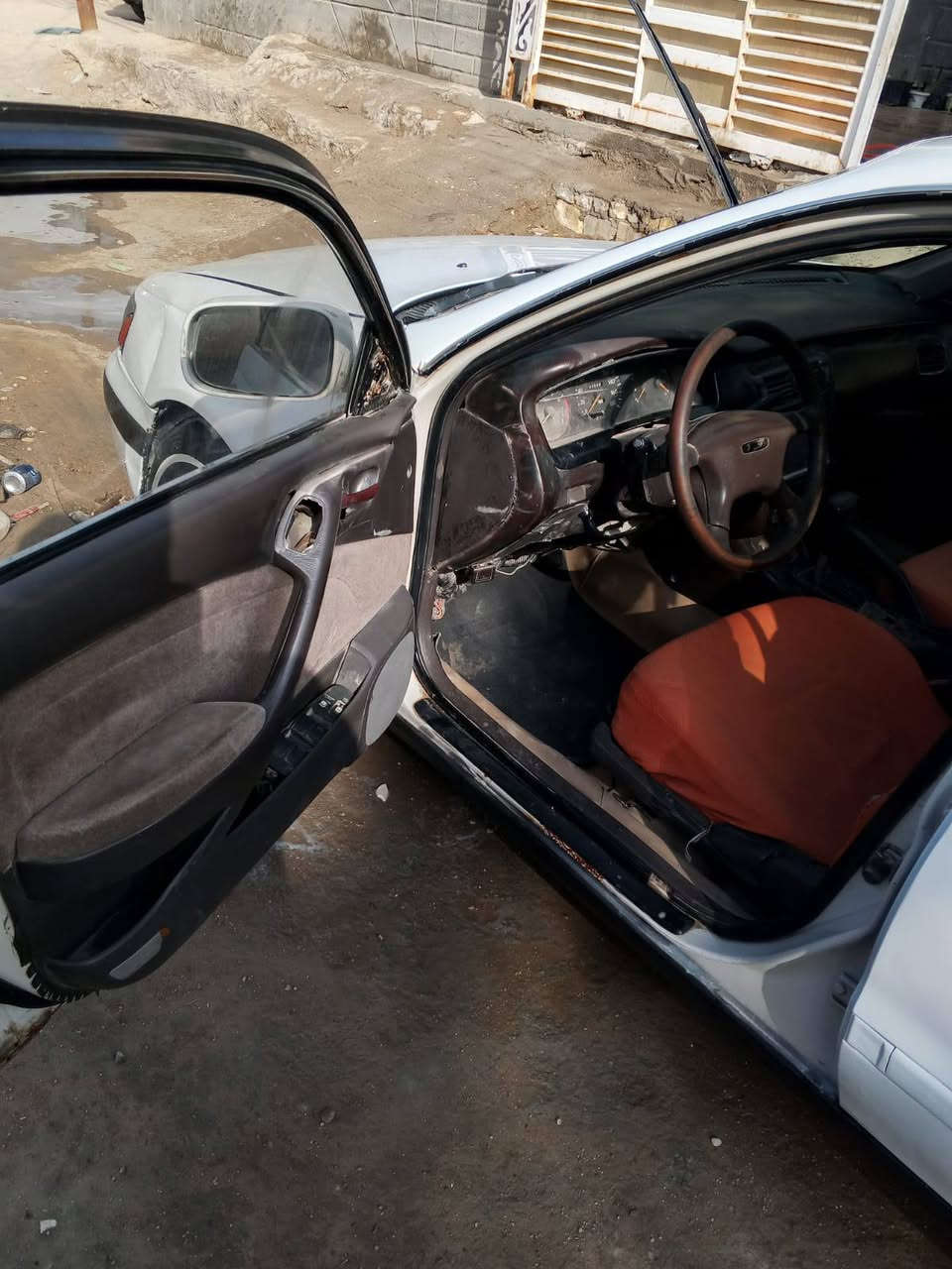 السلام عليكم كرونا موديل 93مكينه وكير خير من الله مكفوله من لكص ولعيب لشرعي راعيها لشرعي بناصريه تريد تحويل تريد وكاله 
سعر 43 رقمي***********
ذي قار لناصريه
