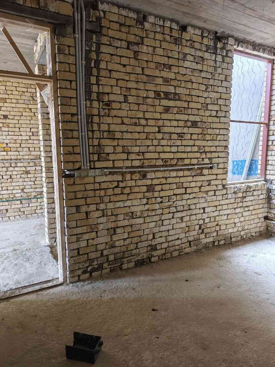 هيكل للبيع الكوت الجديده شارع اليوده مقابله سياج المجمع مساحة الأرض 175م 7×25 مساحة البناء 80 م مربع البناء أستقبال 5.25×3.20
 غرفه نوم 4.50×3.20 
هول 5×3 مفتوح ع مطبخ حار 2×3 
صحيات 1.50×2.50 ومنور 
ملاحظه مأسس ماء و بواري كهرباء 
السعر 26 مجال قليل للأستفسار ***********
