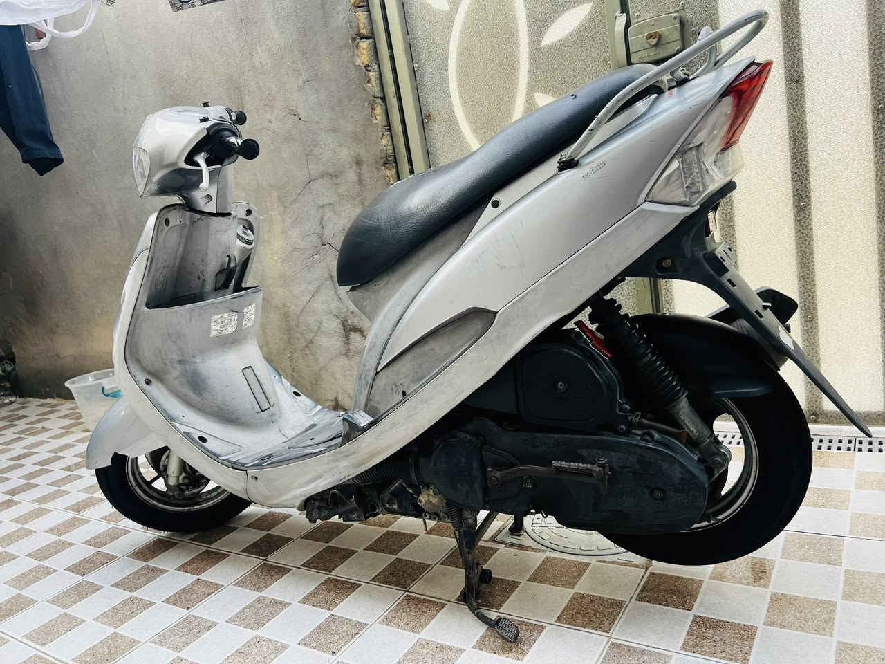 ماكس منغولي للبيع
كفاله عامه كلشي ماناقصها
ختم واحد وي المكينه 
دراجه خير من الله مكينتها خير من الله 
برغي مامفتوح بيها دراجه معدل خير من الله 
مكاني ديوانيه 
سعرها 750 وبيها مجال الشراي بي خير ويدلل 
رقمي ***********
