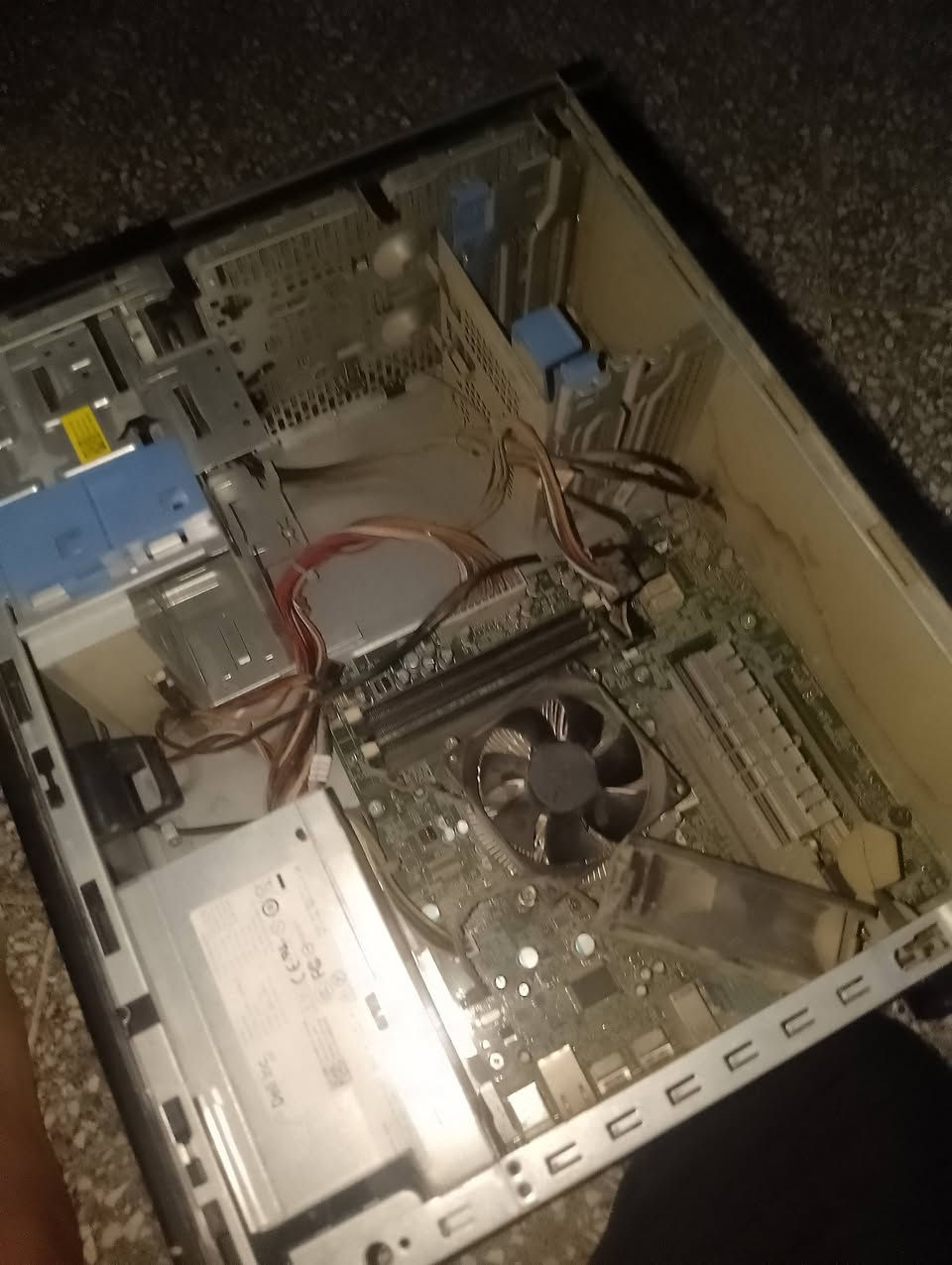 سلام عليكم شباب pc للبيع سعر 70 وبيه مجال بس يمكن شكم شغله نقص الستفسار *********** على الواتساب
