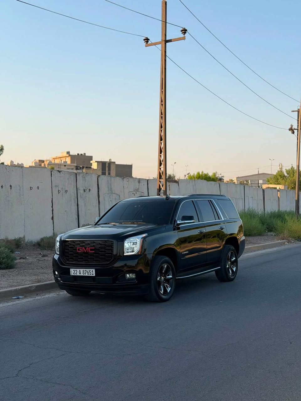 جمسي ( SLT ) فول أعلى مواصفات
موديل :   2018 رقم اربيل 
العداد: 170 
حادثها جاملغ وبنيد وشويه ملاون باب سائق 
حجم المحرك    ٨  سلندر  5300
/ فتحه
/ بصمه تشغيل + بصمة ابواب
/ رادار امامي مانع اصطدام 
/ رادار خلفي
/ رادارت جانبيه ( نقطه عمياء)
/ كشن السائق هزاز  للتنبيه ( مربوط مع الرادار)
/ كامراة دواره مع الاستيرن
/ كشنات جلد 
/ كشنات اماميه كهرباء
/كشنات خلفيه كهرباء
/ كشن السائق خزن ميوري 
كشنات تدفئه + تبريد 
/ استيرن كهرباء
مرايات جانبيه كهربائيه ( شفط) + تعتيم 
فول تحكم استيرن جهتين + ستيرن تدفئة + ستيرن كهرباء
حساسات امامي  خلفي
 لايت زنون
لايت وبك لايت ليد (LED)
شاشه اماميه كبيره 
شاشه عرض خلفيه
تشغيل عن بعد 
سستم صوت اعلى فئه (BOSE)
نظام تحديد مسار ( نظام خطوط الشارع)
السعر: 290   
مكاني بغداد المنصور ‪
***********‬
