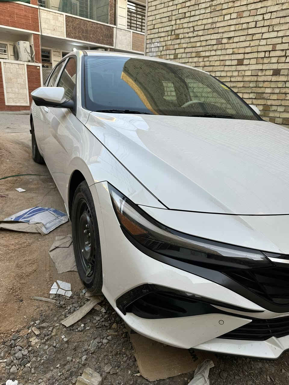 سلام عليكم النترا فول موصفات لمتدد بدون دواخل بدون ايرباك موديل 24 حادث مثل ماواضح بل الصوره داخل لونين صبغ قطعتين فقط السياره ماشيه 20 الف مكاني بغداد حي البساتين *********** السعر 175
