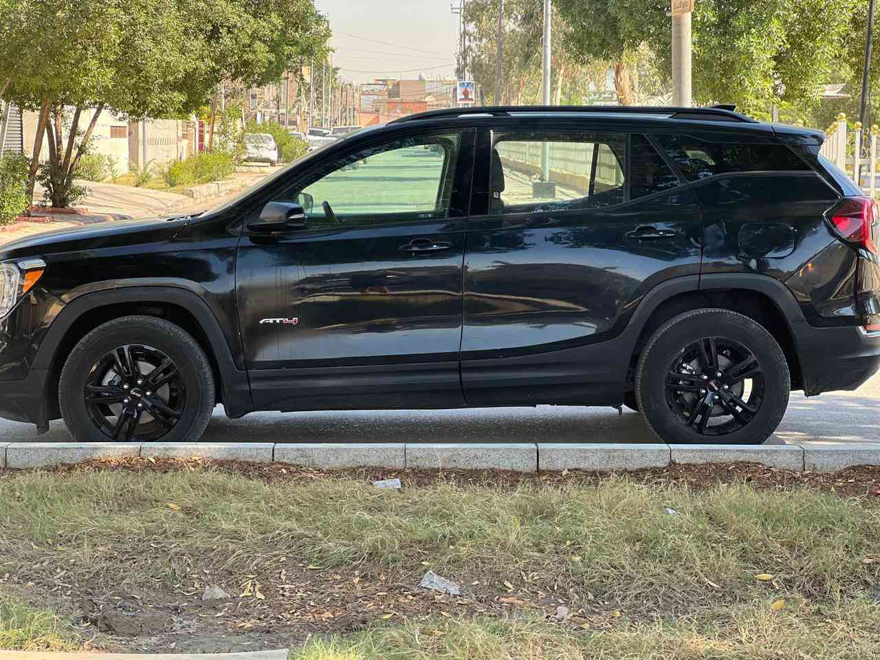 جي ام سي تيران. 2023
الوحة /بغداد  سياره بأسمي تحويل ثاني يوم

السياره جديده بمعنه الكلمه
مواصفات AT4

اللون اسود

ويل حجم 18

فور ويل 

بصمة أبواب 4

ويل كب 

كشنات مخمل / حضن رياضي

كشنات هيتر  كامل

تبريد أمامي خلفي 

شاشه كبيره 

رادار امامي مانع تصادم 

تحديد مسار 

كشاف ضباب 

وقوف ذاتي

كامره خلفيه 

فقط يعني بحالة الوكاله ماشي67km 

تثبيت سرعة

تشغيل عن بعد

نظام الجبال

كار بلي

السعر 153 وبيها مجال
سياره خير من الله وبلعافيه ع ياخذه 

عنوان السياره :بغداد  

جالرقم:***********
