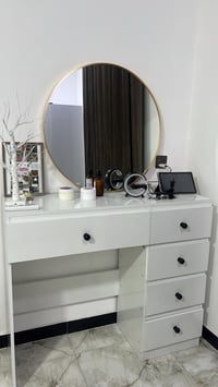 ميز جديد • أقل من شهر • ارتفاعه شوية