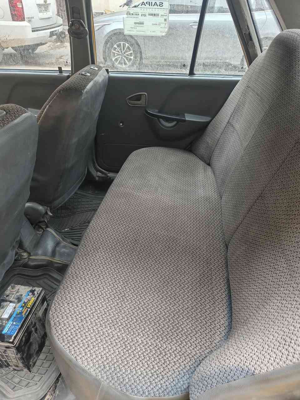 سلام عليكم سايبه ٢٠١١ جديده رقم إنكليزي مكينه برغي ما مبدل بيه السياره جديده دوشمه وأرضيات وشاشه بيه مال جناي السياره امانه الله كلشي ما تصرف عليهه بس صبغت السياره شوي تعبانه سعرها 35 وبيه مجال هذا رقمي وإني خادم ***********
