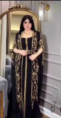 فستان سهرة • طراز ملكي يدوي • مقاس 54