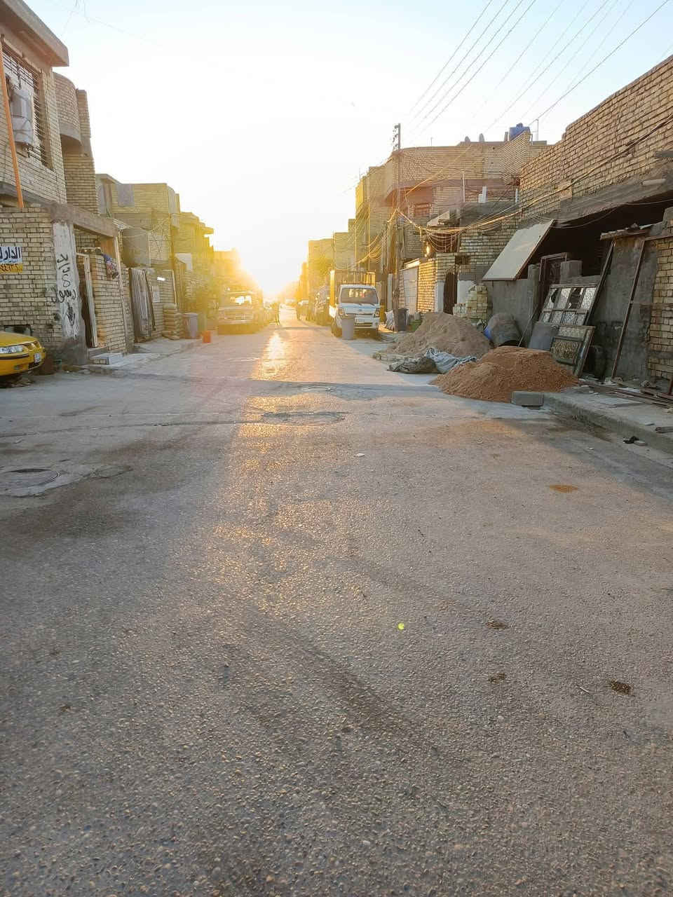 السلام عليكم توفر عندي بيت للبيع 100متر --جبها8--نزال-- 12ونص--- البيت طابقين  زراعي سند 117 منطقة كامله كل خدمات مي مجاري كهرباء تبليط  موقع البيت البلديات الضباط خلف الصحفين قرب مدرسه زين القوس منطقة حي الامير الاستفسار اكثر*********** الرد واتساب ماسنجر   حسن للعقار
