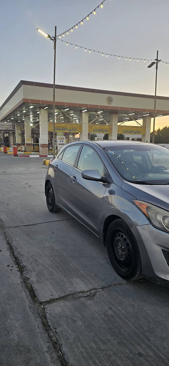 السلام عليكم 
النترا Gt 2016 
محرك 2000gdi 
ماشية 180 mil 
رقم بغداد انكليزي 
بيها بنيد وباب وجاملغ جهة  بصف السايق صبغ بدون دواخل
محرك لا تبخير ولا تنقيص نشط وكيرAT مكفول خير من
 الله السيارة عليها ادامة كاملة 
السعر 92 $وبيها مجال مكانها بغداد 
***********
