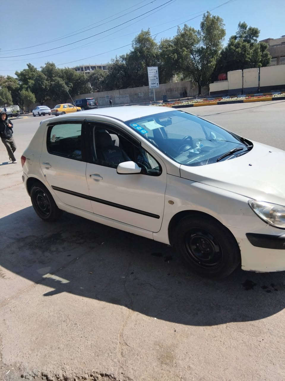 بيجو فرنسي ٣٠٧ ٢٠٠٥ النضافه مثل ماواضح بالصور سنويه ٢٠٢٨ هزه جديده تبريد شغال السعر ٤٧ وبيه مجال *********** بغداد
