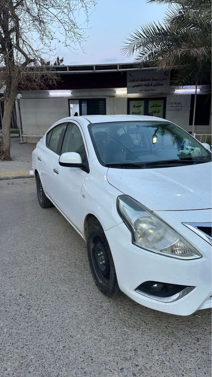 نيسان صني هندي 22 سياره بيها بس حاملغ خلفي شبر تقريبا 
بقيه كفاله ورصعه صغيره جاملغ امامي 
بطاقه بانزين بي وموصفاته معروفه بسمنا رقم اربيل 
سعر مناسب جدا وبي مجال خاص مفتوح او اتصال 
***********

119 كركوك, العراق
