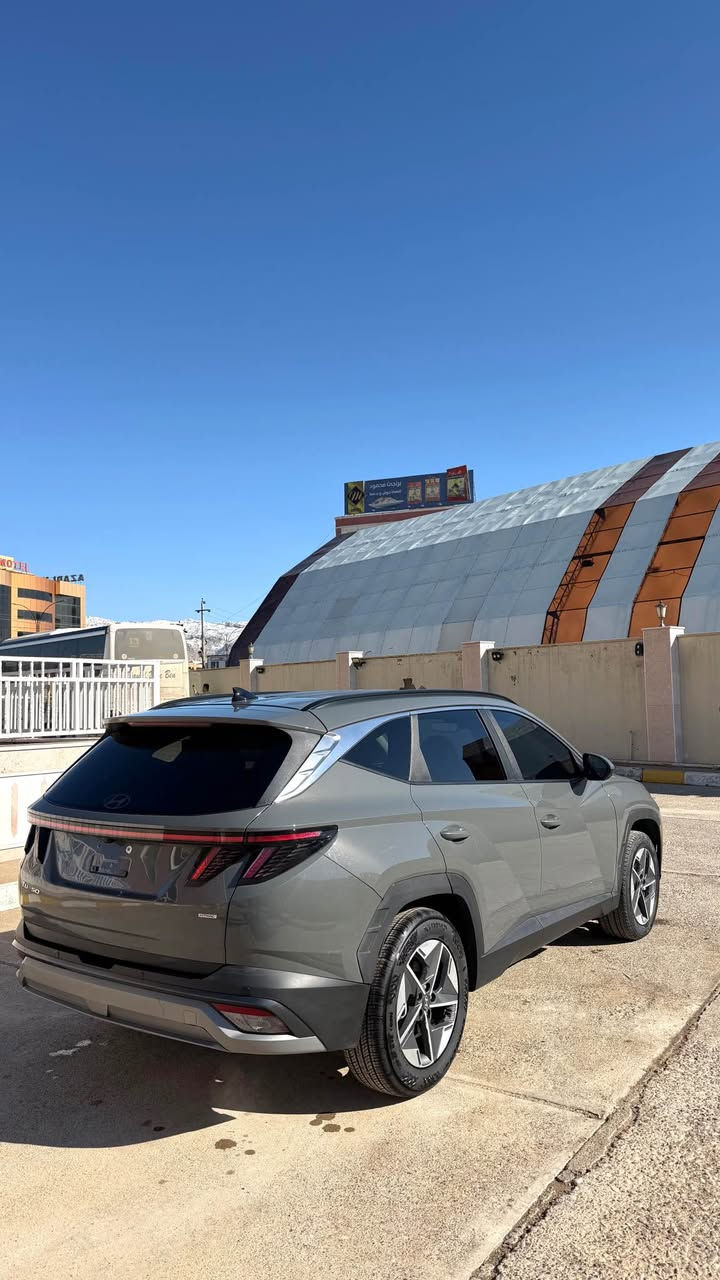 السلام عليكم 
هیوندای تكسون 2025
سعر :188 
  
عداد المسافه : 5 الف
حجم المحرك : 2.5L (4.سلندر )
السياره کامله و جاهزه بدون مصرف 
ملاحظه : بوند وچاملغ  صبغ بدون نقطه دواخل 100% 

فول مواصفات 
فتحة سقف 
دةبل اكسل 𝟒𝐱𝟒
تتقدم وترجع بريمونت
كيج الكــــتروني 
انــــارة دشبول
بصمة ابواب
بصمة تشغيل 
تشغيل عن بعد (𝐑𝐄𝐌𝐎𝐓𝐄 𝐒𝐓𝐀𝐑𝐓)
شاحن هاتف لاسلكي
شاشة دشبول ديجيتال
شفتات استيرن
هاند بريك بصمة
اوتو بارك (𝐀𝐔𝐓𝐎 𝐏𝐀𝐑𝐊)
اوتو هولد (𝐀𝐔𝐓𝐎 𝐇𝐎𝐋𝐃)
اوتو ستارت (𝐀𝐔𝐓𝐎 𝐒𝐓𝐀𝐑𝐓)
اوتو ستوب (𝐀𝐔𝐓𝐎 𝐒𝐓𝐎𝐏)
رادار 360
رادار امامي (تحديد مسار)
رادار جانبي  (نقاط عمياء)
رادار خلفي (التحذير من الاصطدام)
حساسات 360
حساسات امامي
حساسات جانبي 
حساسات خلفي
نظام (𝐒𝐌𝐀𝐑𝐓)
نظام (𝐒𝐏𝐎𝐑𝐓)
نظام (𝐂𝐎𝐌𝐅𝐎𝐑)
نطام (𝐄𝐂𝐎)
نظام(𝐒𝐍𝐎𝐖)
كشنات أبيض بلادى 
جميع كشنات كهربائي
كشنات خزن+ميموري 
كشنات تبريد امامي 
كشنات هيتر  امامي وخلفي
تحكمات استيرن
استيرن هيتر
تبريد لمس
تبريد مركزي 
صندوق شفط كهربائي 
لايتات (𝐋𝐄𝐃) لید عدسة زينون 
بكلايتات (𝐋𝐄𝐃) لید
 ويل كروم 
تفاصيل اكثر الاتصال علی ارقام التاليه  
***********
‏ WhatsApp - Vibir
☎️ [hidden information]

عنوان📍عقره اكر, نينوى
