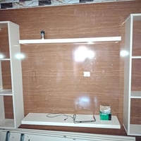ميز بلازما • حائط • للبيع