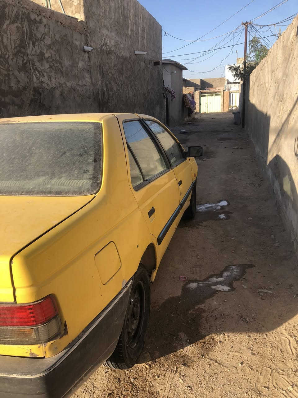 يالله سلام عليكم بيجو. روه للبيع. كير محرك ونجي ناعم. محرك وكير. كلشي مابيهن.  سياره عوزهه بس حداديه ودوشمه. فقط. بدون راعي اتكفلك سرقه وعشاير. سعر. 13وبيهه مجال للطيين /رقمي. ***********
