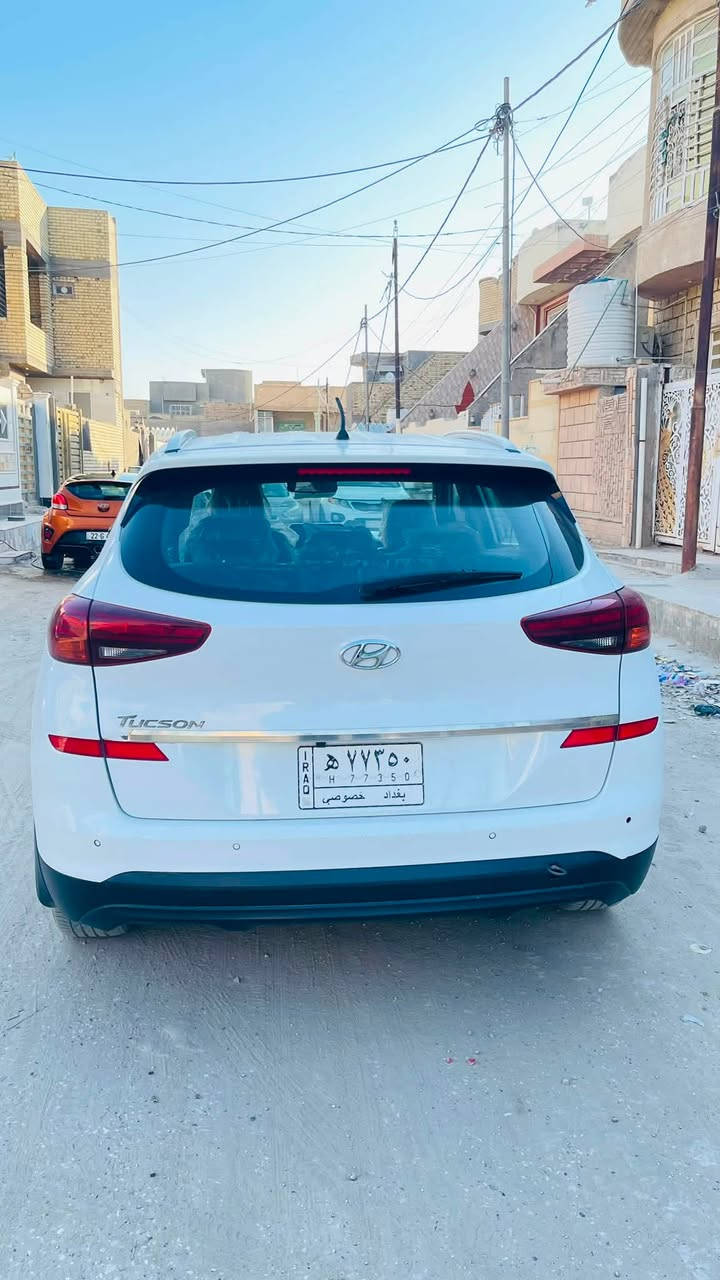 توسان 2019
توسان 2019 خليجي شكل ال 20 
فول مواصفات عدا الفتحه 
رقم بغداد تحويل مباشر 
مكفولة كفاله عامة من عدا شخط بسيط جهه عكس السائق 
لايت عدسة بك لايت لد شاشه كبيره كشنات جلد وكهرباء 
كير محرك تبريد حدادية  كله تمام 
ماشيه ١٦٠ الف 
السعر ١٨٠ 
مكانها بابل القاسم 
***********
