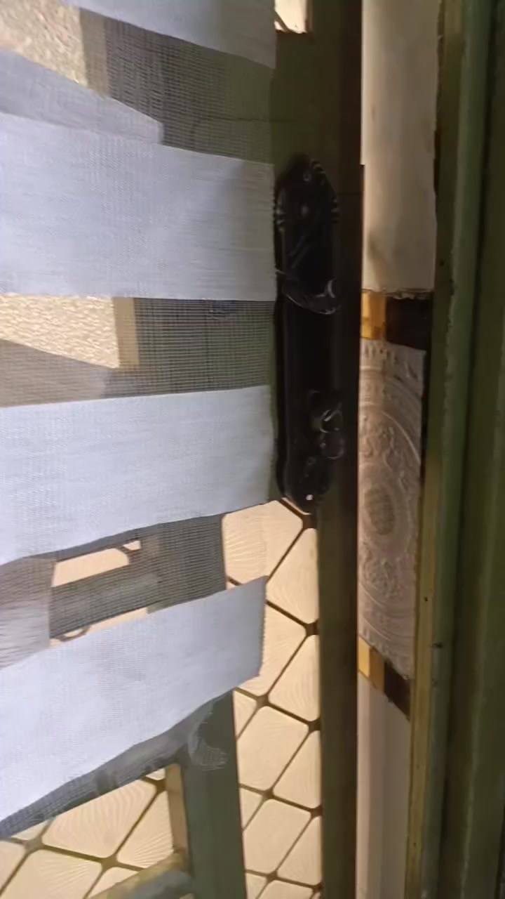 ***********
السلام عليكم   اقره التفاصيل وشوف الصور واتصل وتدلل 

دار للبيع مساحه126متر واجهه اربعه متر وثمانين سانتيم  والنزال 26متر   البناء حديث 2022شهر الثامن البيت قاط واحد كامل مفول 

زراعي منطقة حي رقيه مجاور حي الصحفيين البلديات نهاية شارع افران عسل
الفرع عرظه 12متر  قرب   مدارس بنات وبنين متوسطه وابتدائيه  يبعد 150متر  

ماء كهرباء مجاري البيت مؤسس بوري غاز مطبخ حار وبارد حمامات عدد 2 خارجي وداخلي غرفه نوم واحده صاله كبيره جدا
وخدمات
 الواقع احلا من الصور 

البناء رفت ارتفاعه  خسمين  عالي عن الشارع
للاستفسار الاتصال بالرقم المثبت على

 ***********
