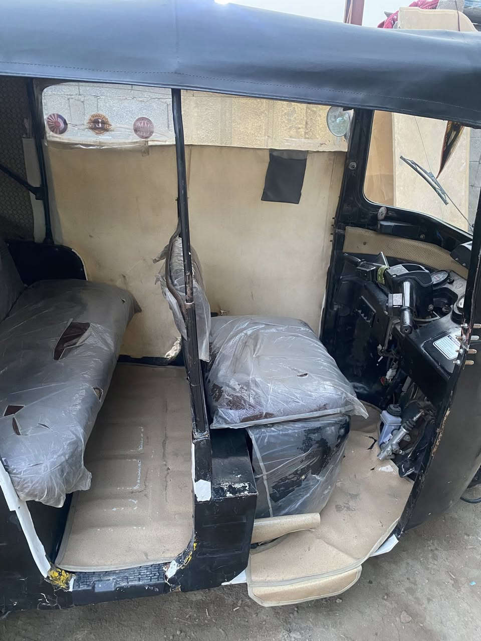 تكتك للبيع ٢٠١٧اوراق السعر ٣وبيها مجال المكان بغداد ***********
