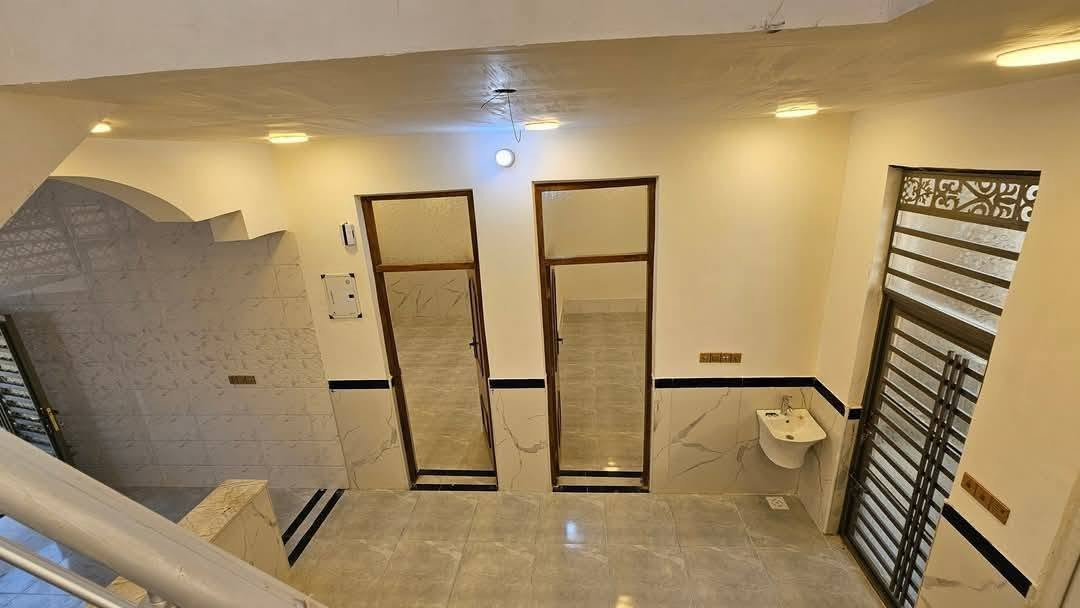 يوجد لدينا دور للبيع في بعض مناطق العمارة بكافه أنواع المساحات 
حي المعلمين الجديد / مغربه/ الجمعيات/العرضات/نهاوند/ حي الشهداء/ حي الصحفيين/حي الغدير/ العابرات/الشيشان/ابو رمانة
#علمأ_البناء_حديث
للإستفسار الإتصال على  ***********
