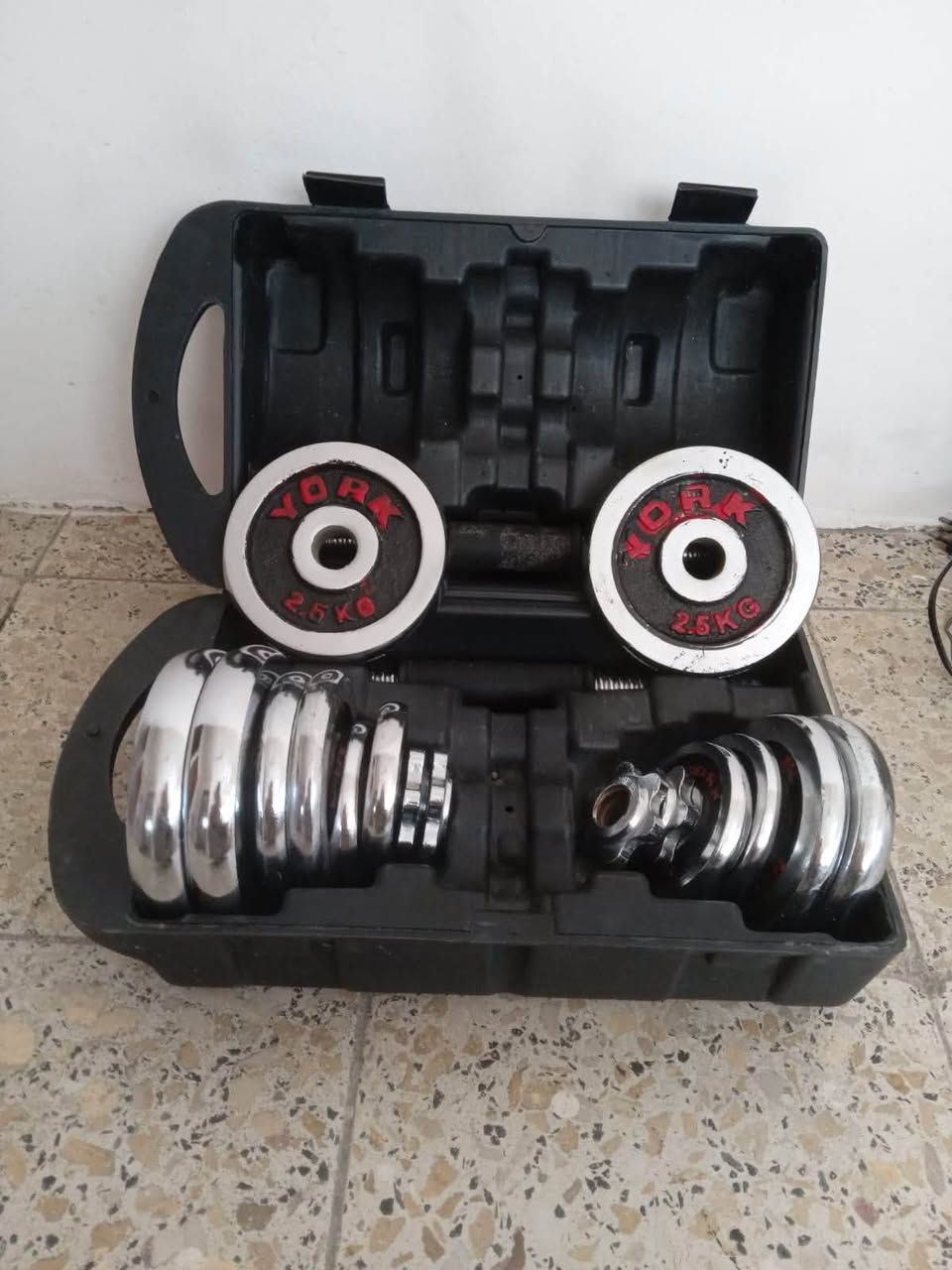 سلام عليكم غراض مستعمله ل بيع 
***********
مكينه لحم +دمبلاصات +مسجل ومضخم وسماعات
