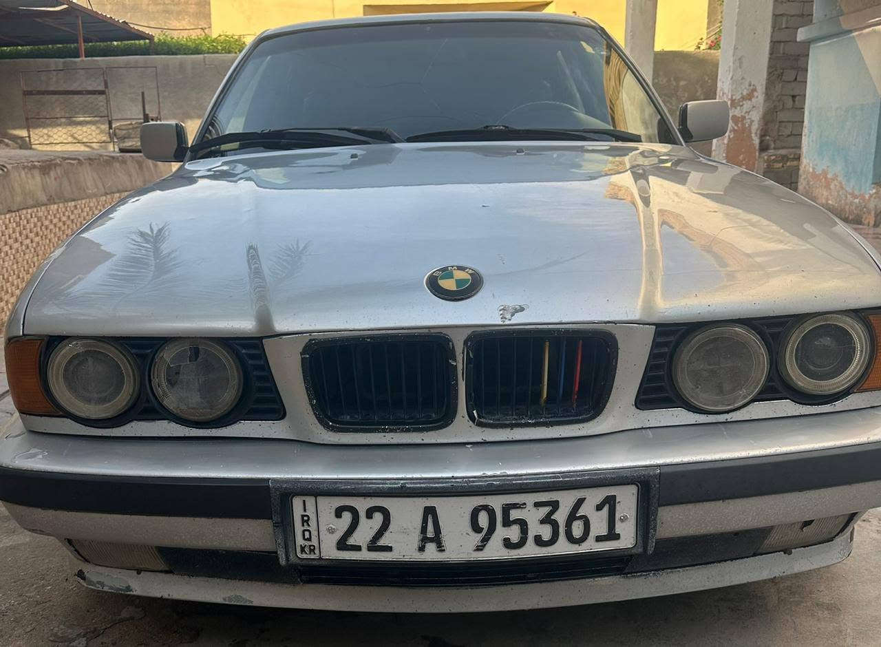 السلام عليكم من رخصة الادمن 
بيع مستعجل بسبب ضرف
بي ام  BMW 525
 مديل 91 مكينه فانوس مسكر رقم اربيل الجديد سنوية لنهاية 2027 
السيارة كفاله محرك وكير وحدادة تخم تاير وتبريد ثلج ❄️ كهربائيات كلهة شغاله الله شاهد السيارة مال بيت متعوب عليه هواي جاهزة من كلشي بدون ضربة اترايك ل بغداد شرط 
السعر 60 وبيهة مجال 
رقم الهاتف: *********** واتساب او اتصال 
العنوان : البصرة / قضاء الدير / النشوة
