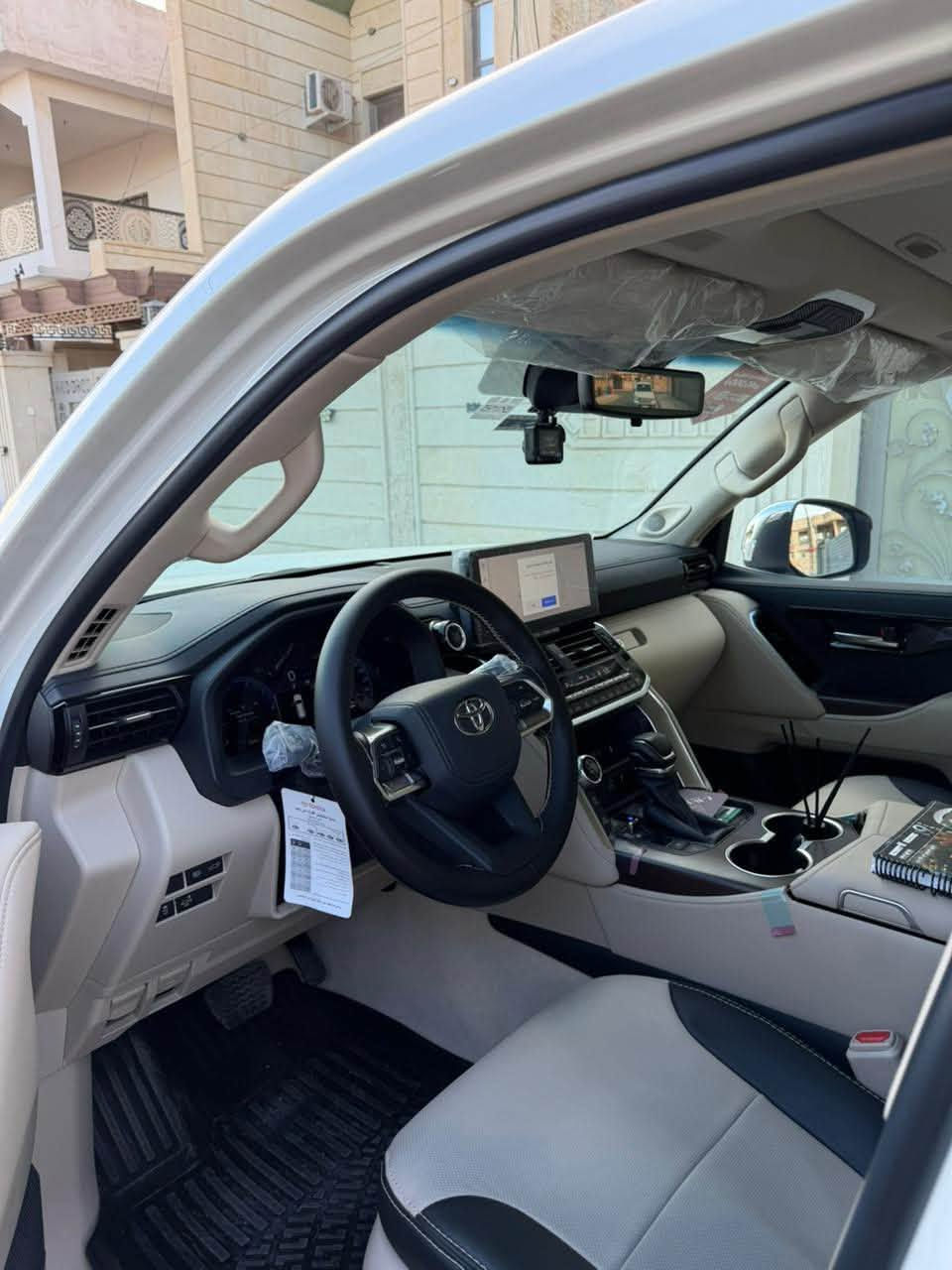 ✨ للبيع | Toyota Land Cruiser VX S Limited موديل 2025 ✨ مرقمة بغداد تحويل نفس اليوم
🚘 سيارة بحالة زيرو ومجهزة لأصحاب الذوق.

✅ موديل: 2025 شركه ساز 

✅ الفئة: vx S Limited

✅ الممشى: 26 كيلوو

✅ السيارة مغلفة PPF كامل لحماية 

✅ نظيفة جداً 

📞 للاستفسار : ***********
