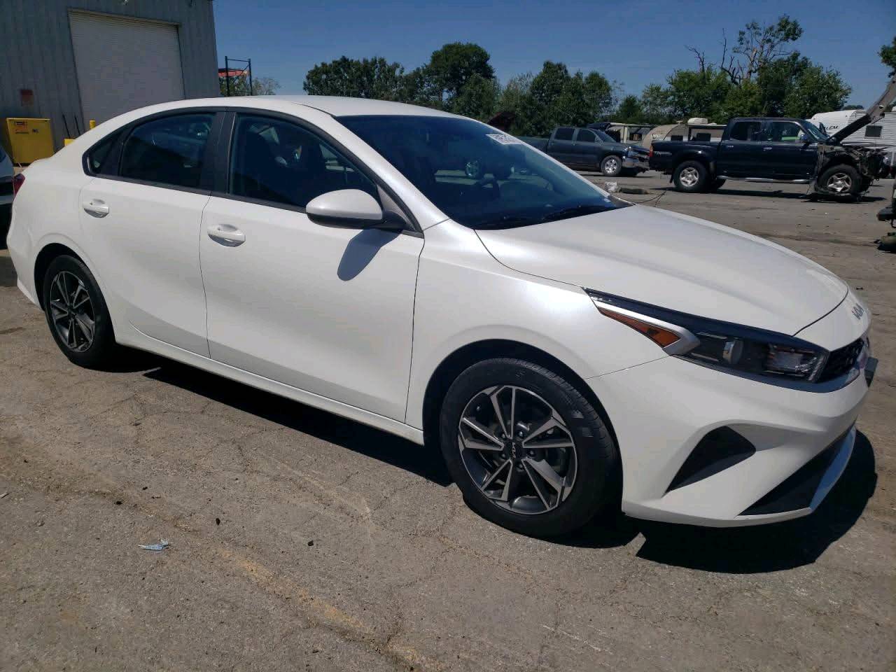 ‏KIA 2024 - كيا فورتي 
‏#كير توماتيك 
‏مواصفات نص فول Lx
‏ماشيه ٣٥ميل
‏بيعك في اربيل شمالي
‏محرك ٢٠دوش
‏كشنات قماش
‏شاشه صغيره 
‏ويل كروم 
‏الضر مثل ما واضح بل صور
‏السعر اتصل ع الأرقام التالية 
‏***********
‏***********
‏
‏مصلح جاهز مكان الموصل 