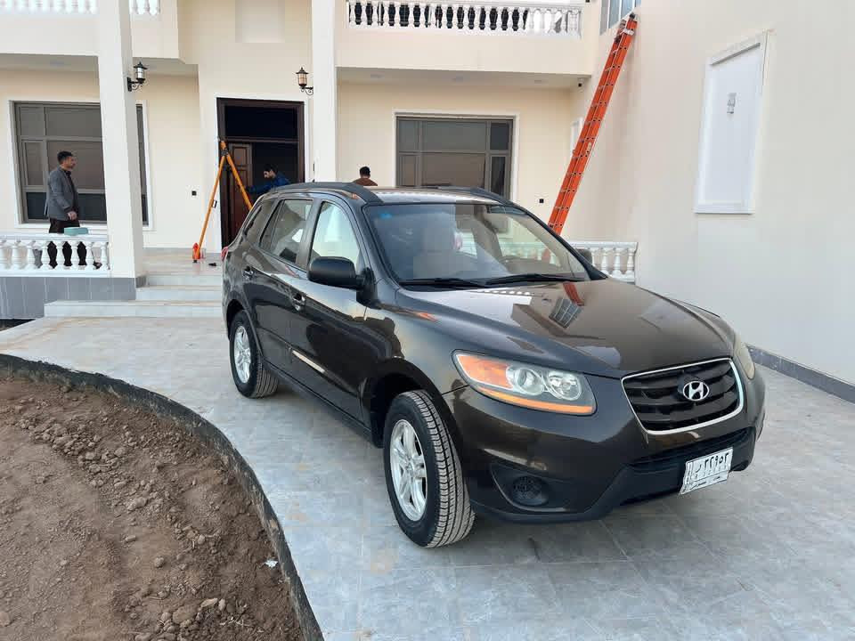 سنتافي 2011
5 راكب 4 بستم دوش كفاله من لصبغ فقط بارد 

كير محرك حداديه بشرط بيع او مراوس

لون زيتوني ماشيه 155 الف السعر 132 وبيها مجال 

مكانها ديالى كنعان لسياره باسمي

***********
