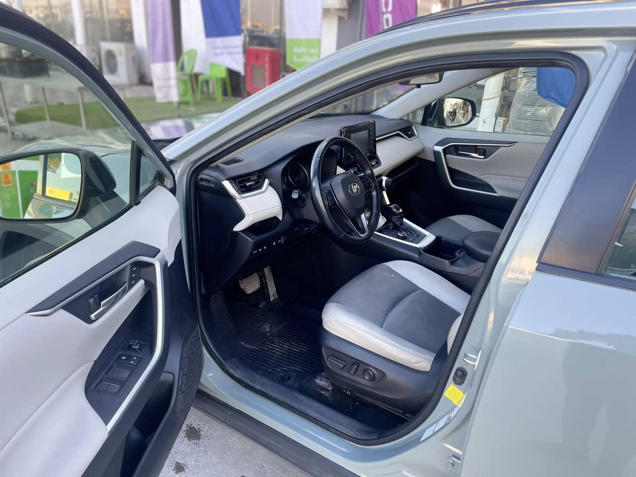 سلام عليكم
رافور 2022 هايبرد
xle 
السياره فول مواصفات 
رادار امامي
رادارات محيطيه 
كروز سرعه تفاعلي 
محافظه على المسار 
صندوك كهرباء 
ويل كب 
فتحه
كشنات كهرباء
كشنات جلد 
شاشه كار بلي 
تدفئه كشنات 
تدفئه ستيرن 
ماشيه 69 الف
رقم بغداد 
السياره بدون صبغ  بدون ايرباك بدون تبديل قطعه فقط بارد والباقي كفاله عامه 
***********
السعر 235$
