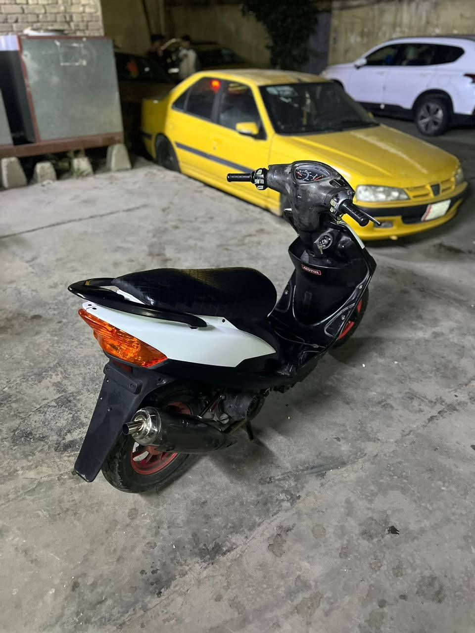 سلام عليكم ماكس عدله مكينه 55 نشطه المكينه وكلش قويه دراجه يرادلها ترتيب مابيها نقوصات هواي يرادلها اشاير امامي وترتيب كهربائيات بَسہ سعر خاص العنوان الكراده داخل قرب تقاطع الاورزدي رقم صاحب الدراجه ‭0771 270 0861‬
وبل عافية عل ياخذها كلش حلوه الدراجه وقويه تجي وتشوف وتفحص
