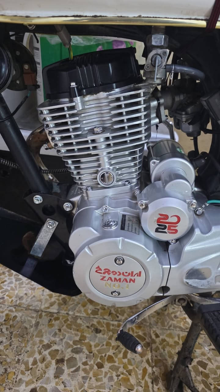 السلام عليكم شباب ماطور موديل ٢٥ سونك مكينه ١٥٠ 
شرط التحويل شرط المكينه مامفتوحه ولوحات يمي بعد ماشديتهم 
رقم نينوى 
والنضافه كدام العين تجي تشوفه بنفسك وصالنصه الاصليه ماله موجوده ختم سونك 
دبل سويج دبل بصمه 
ودهن الاديره اله كله امزويل 
سعره مليون و ٩٠٠ وبي مجال بسيط اذا ماعجبك لاتكسر بي فدوه اروحلك 💙


**إذا كنت صاحب هذا الإعلان وتريد حذفه لأي سبب، رجاءا أرسل رسالة إلى الدعم الفني**