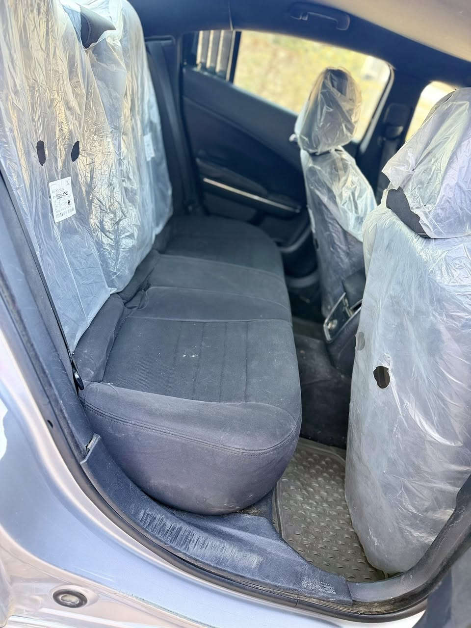 السلام عليكم او مراوس حسب قناعة
الاتصال*********** متوجد وتساب

جارجر 14 امريكي  رقم نكليزي بغداد سنويه جديده هزه حادثه جاملغ خلفي بدون دواخل سياره حداديه تخم تاير واكسن كارتون مكينه كير عصه كفاله  تبريد ثلج دواخل نضيفه بصمه تشغيل بصمه ابواب  شاشه صغيره كشنات كهربائى لايت زنون   سياره جديده كل نقص مابيه مال جناي مكان بغداد لستفسار تصل ودلل
