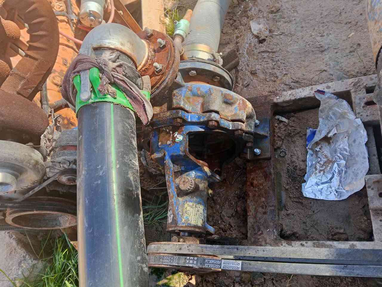 سلام عليكم شباب ماطور اربعين حصان +خنزيره 5×4السعر مليون وبيها مجال  رقم ***********
