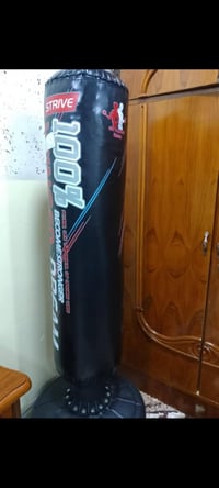 شاخص ملاكمه • ١٩٠سم • جلد أصلي