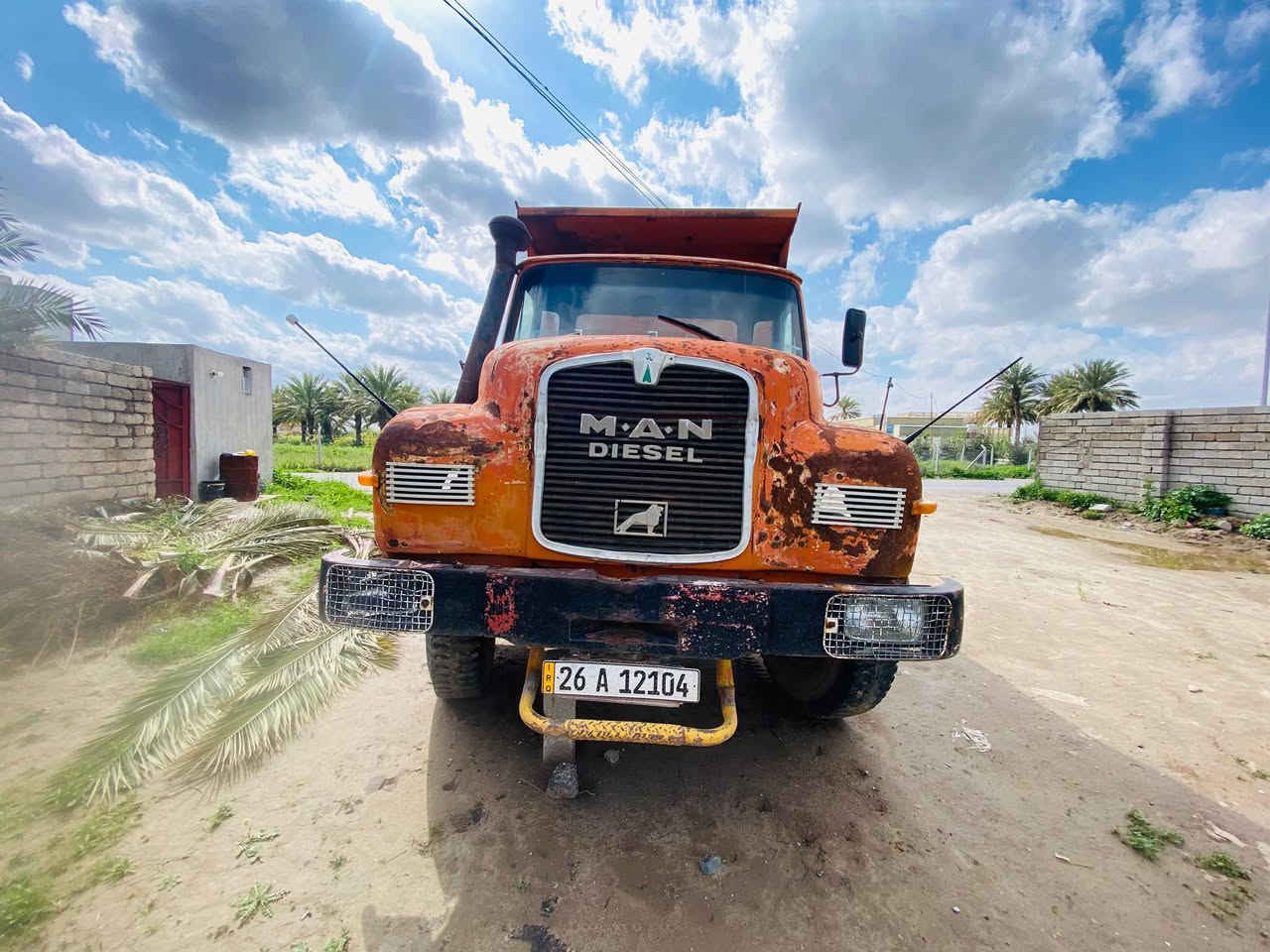 السلام عليكم
‏مان للبيع موديل 82 بلادي السعر 30 اوبيها مجال 
 ***********
